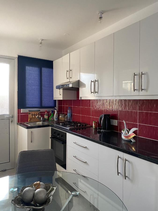 Cosy Apartment In The Heart Of Kato Paphos Exterior foto
